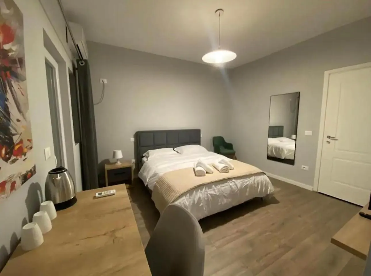 Avenue Apartment 05 تيرانا